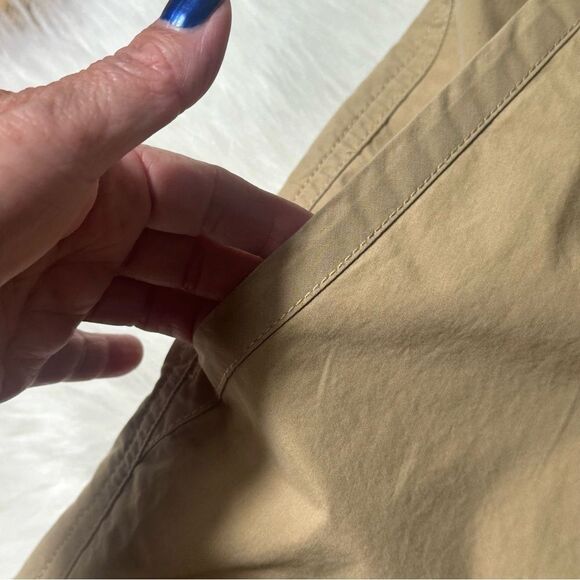 Columbia Tan Shorts - Picture 10 of 10